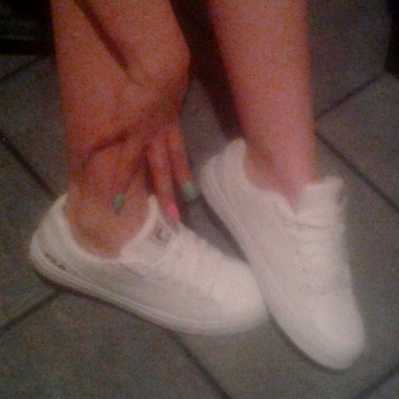 Meet your Posher, Becca - Picture 1 of 1